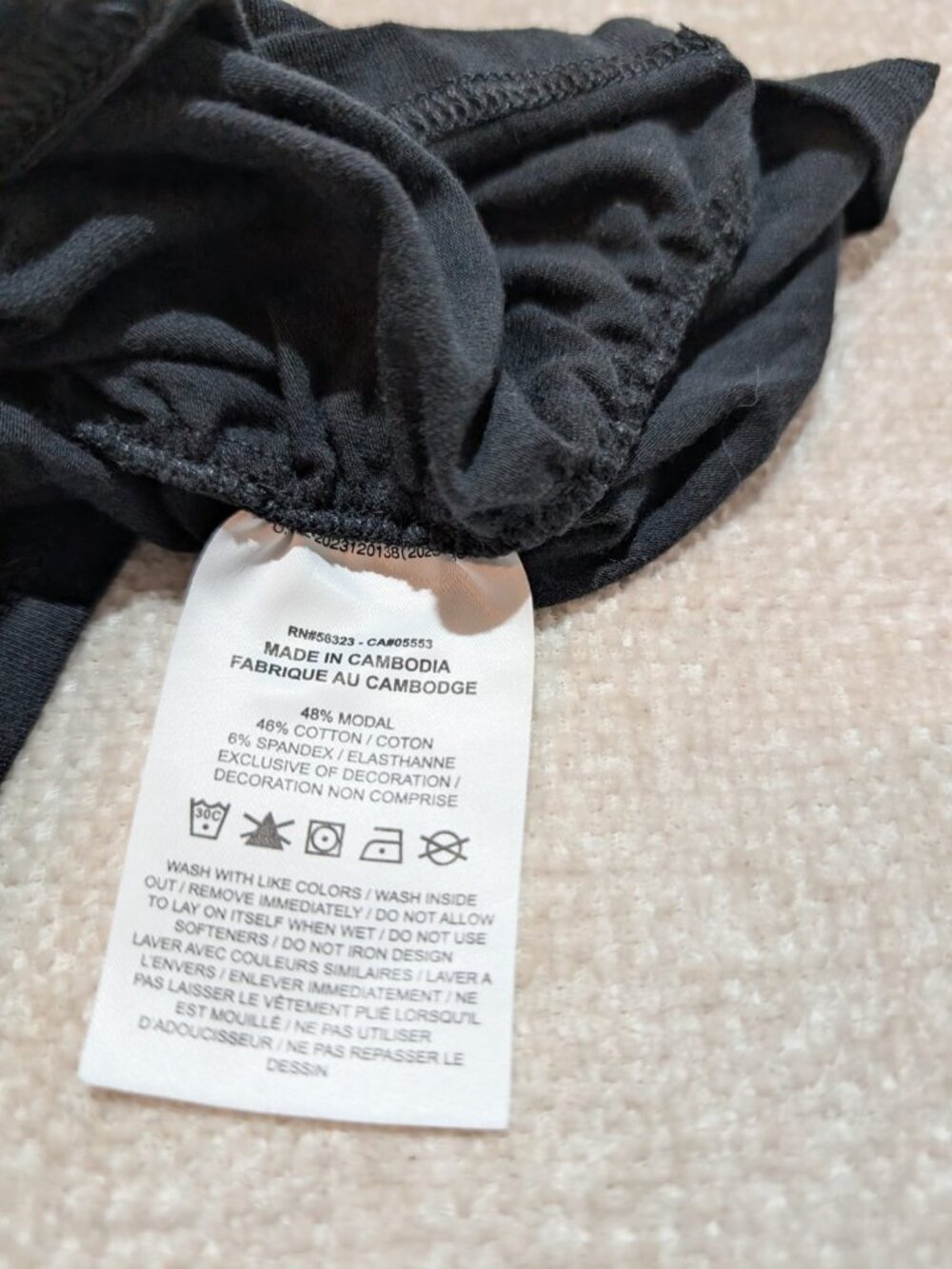 Nike Women’s Black Ruched Side Scoop Neck Top Size L - Picture 5 of 7
